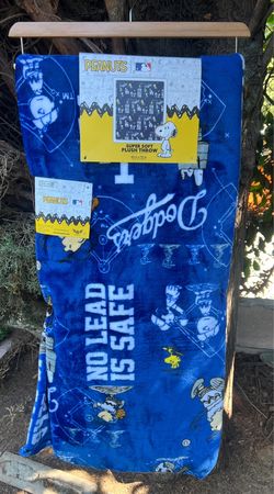 NEW Snoopy Dodgers Blanket