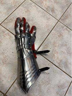 Medieval gauntlet hand steel