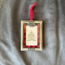 New Without Tags 2020 Merry Christmas Metal Silver Red Black Holiday Photo Picture Frame Ornament