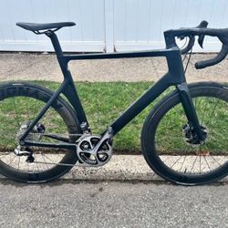 Canyon-Aeroad-Di2-Carbon-Wheels