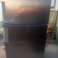 Whirlpool Stainless Steel Refrigerator 