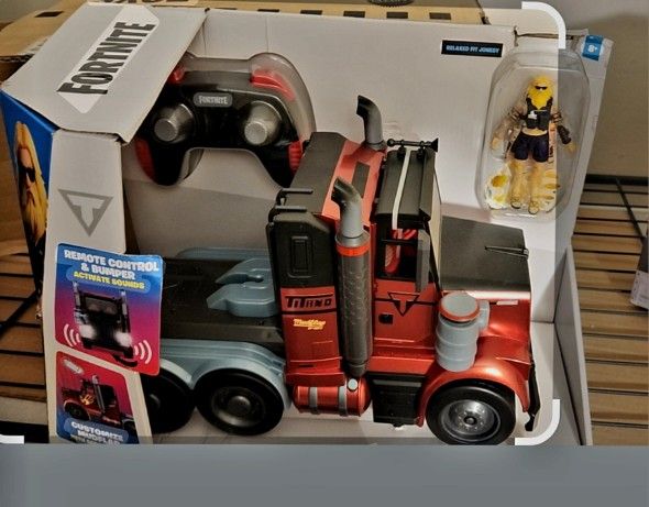 Fortnite Feature Deluxe Mudflap RC Vehicle