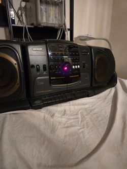 Boombox fisher / or best offer