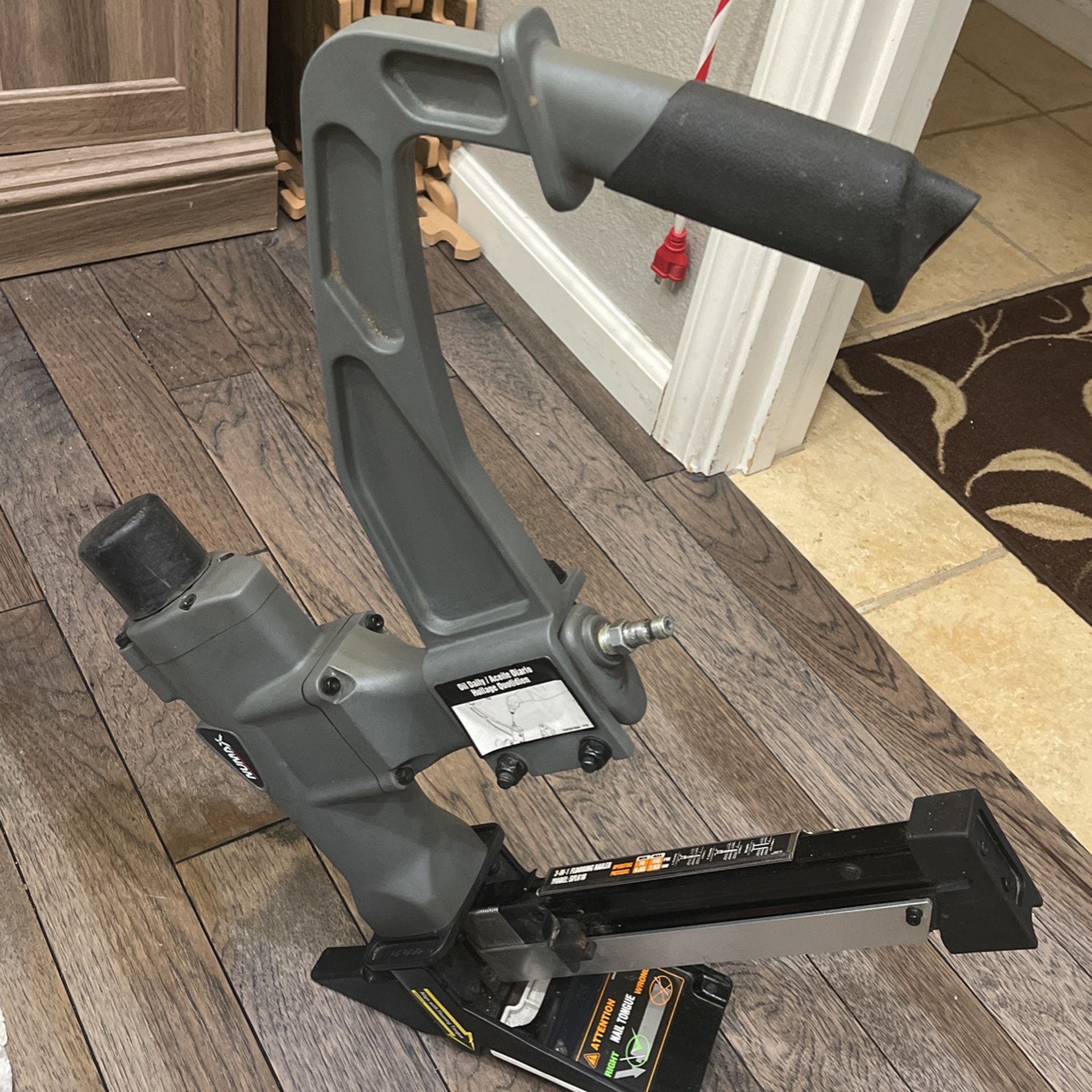 numax 3–in-1 florring nailer model SFL 618