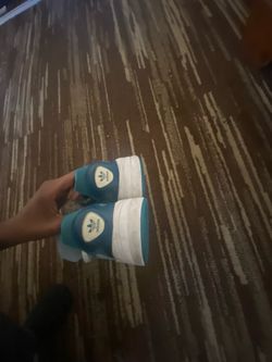 Adidas size 9 blue white