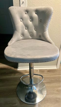 Adjustable height barstools- set of 4