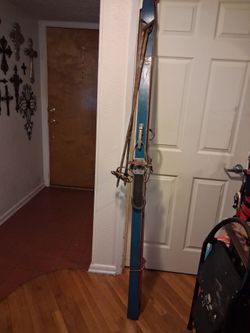 Antique wooden skis ⛷️