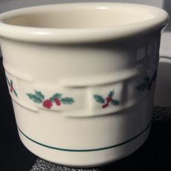 Holly by LONGABERGER(1 Pint Crock)