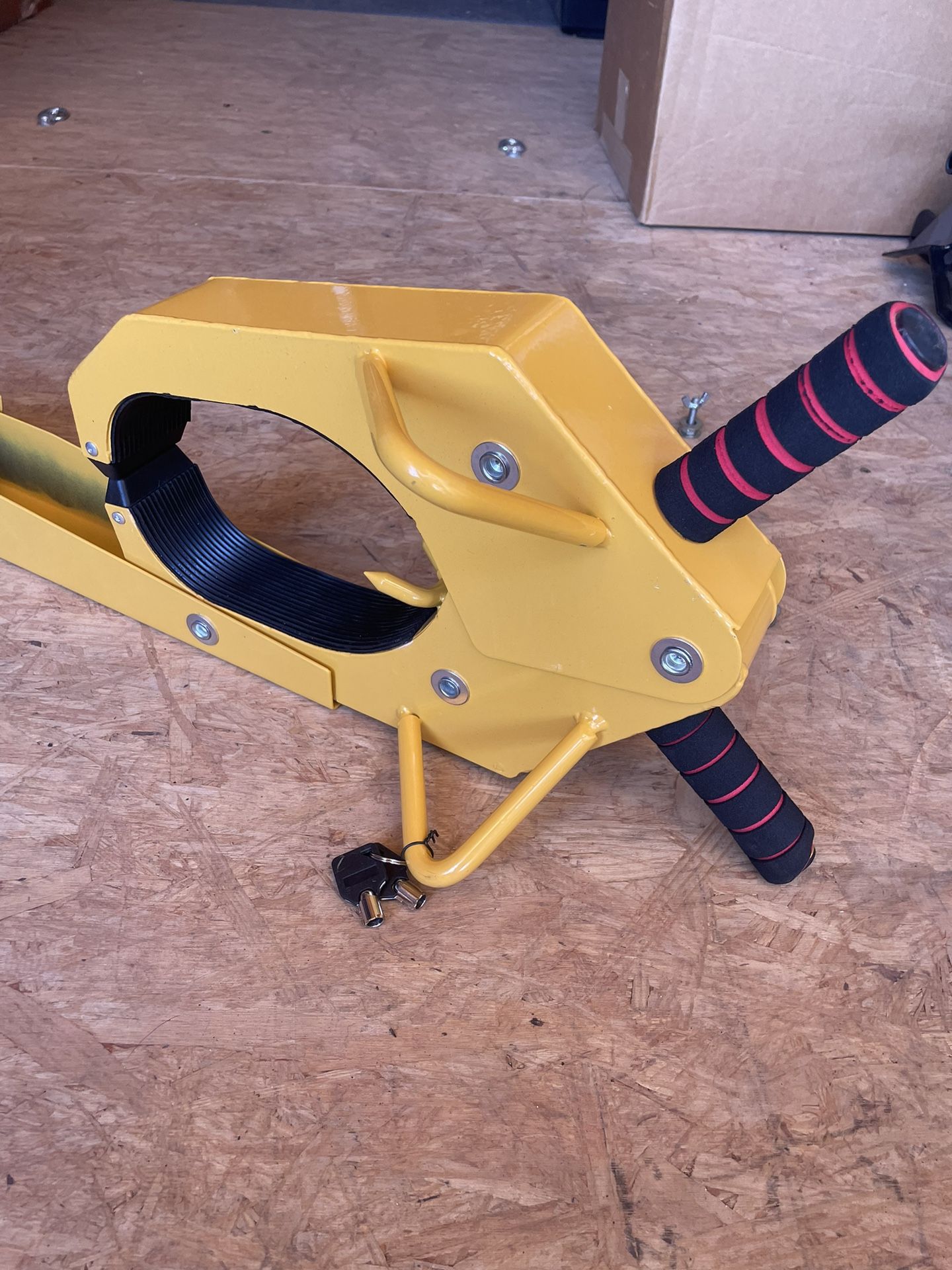 NEW Locking Wheel Tire Boot Clamp Chocks With Keys 