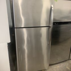 GE 30” Top Freezer Fridge Working Perfectly 4 Months Warranty 