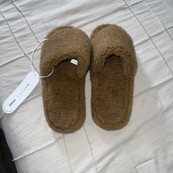 Women’s Slippers
