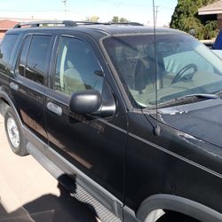 Green Ford Explorer 4x4