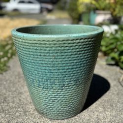Glazed Ceramic Flower Pot- Large Great Condition Indoor/outdoor