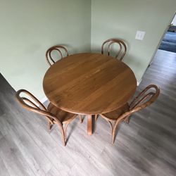Kitchen Table And four Matching Chairs