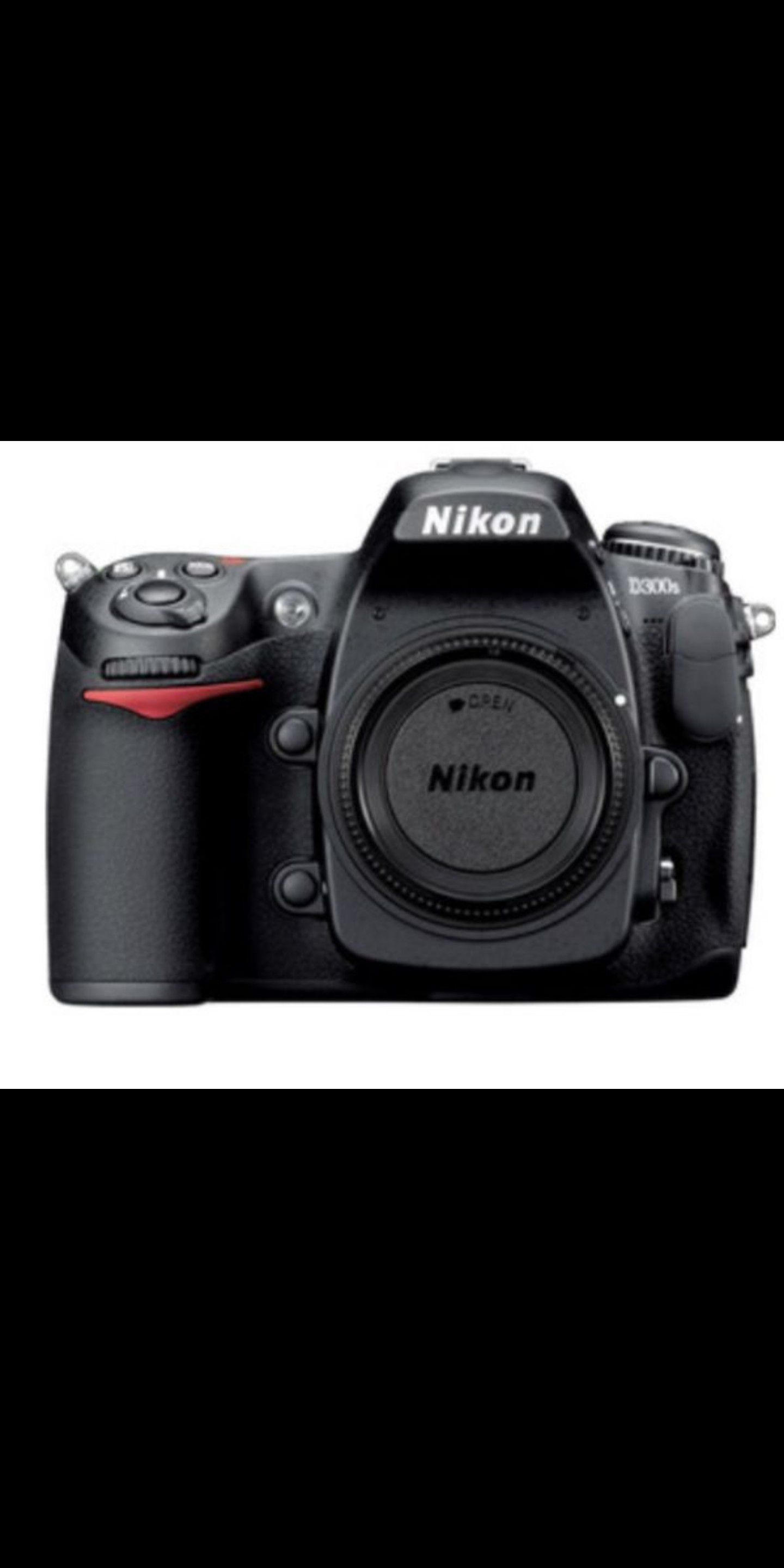 Nikon d300s with nikon 18-200 be lense with box