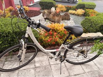 Specialized Women’s Road Bike (EN14764)
