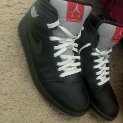 Air Jordan 1 Mid SE Nas