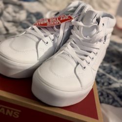 7.0 WM Filmore HI Platforms Canvas White Vans 