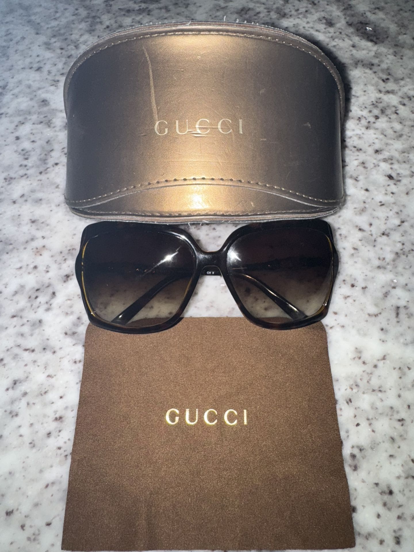 Gucci Gradient Tortoise Sunglasses W/Case And Cloth