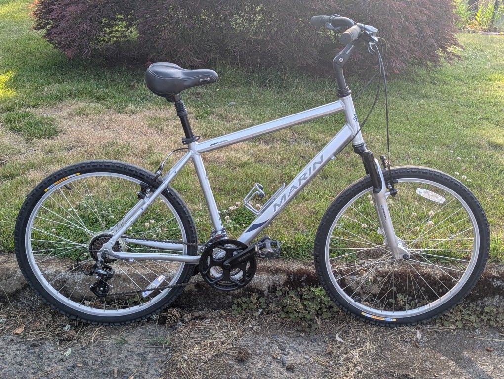 Marin Stinson 17" Medium Size Hybrid/Comfort Bicycle