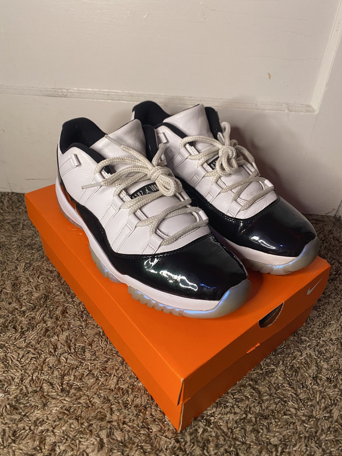 Air Jordan 11 Retro Low ‘Emerald’ - Size 11.5 Mens