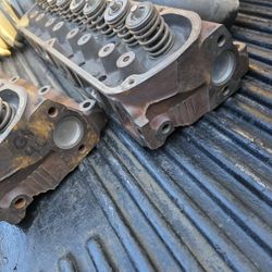 Mustang 5.0 Gt40p Iron Heads  