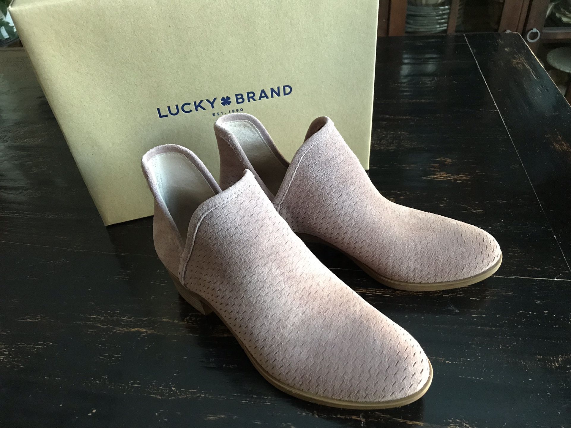 Lucky Brand Portogallo Ankle Boot Suede Size 7.5M Color Blush, Rose, Pink