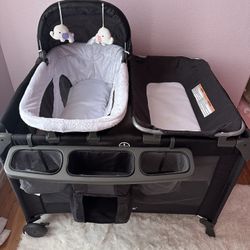 Playpen,bassinet And Changing Table 
