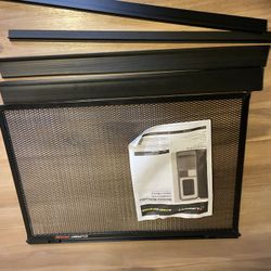 Lippert 28" Screen Defender