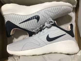 Brand New/womans Nike Tennis Sz 7.5