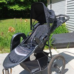 Baby Trend Dlx Jogging Stroller & 2 Car Sest Bases