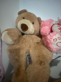 Stufffed animals.
