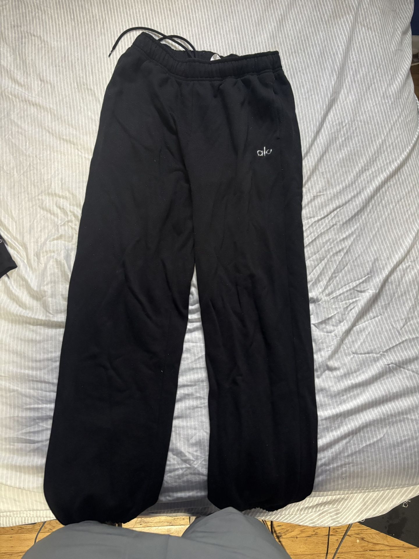 black alo pants