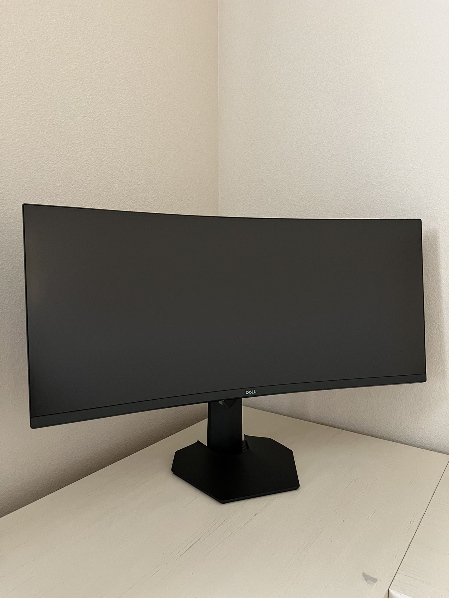 Dell S3422DWG Curved Gaming Monitor - 34 Inch 1800R Curved Screen with 144Hz Refresh Rate, WQHD 1440p Display, HDMI 2.0, DP 1.4 Ports, AMD FreeSync
