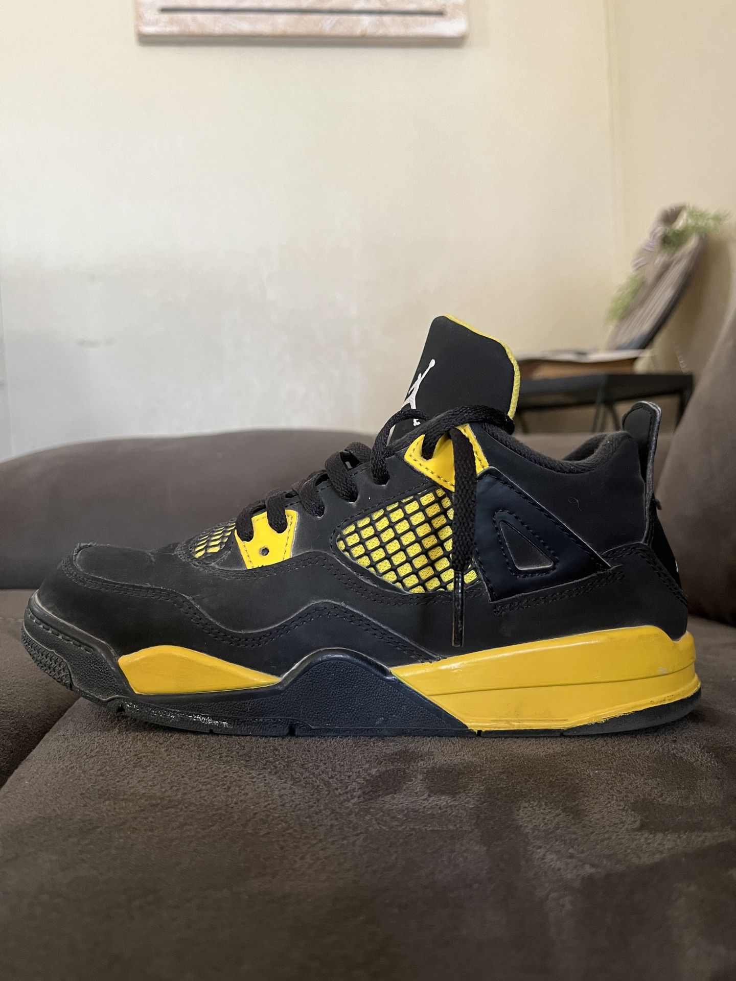 Jordan 4s. Yellow Thunder size 2.5Y