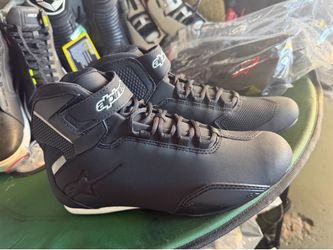 motorcycle boots