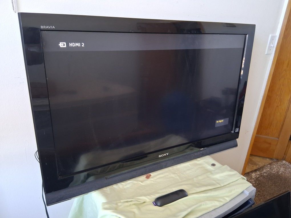 Im Moving And Need It Gone Sony Bravia 1080p HD TV