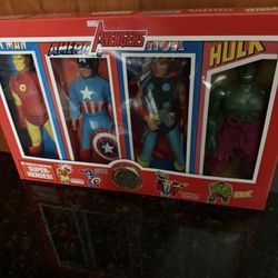 New In Box Mego Marvel Avengers 8" Action Figure 4-Pack
