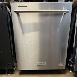 New KitchenAid - 24" Top Control Built-In Stainless Steel Tub Dishwasher 