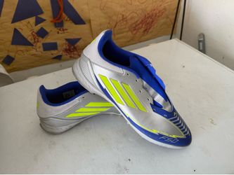 Men’s soccer cleats