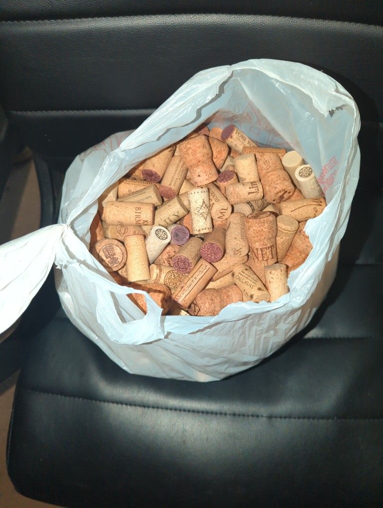 4 LBs Of Assorted Wine Corks For Crafts