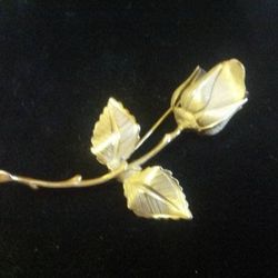 Beautiful Vintage Gold tone Rose Flower brooch pin