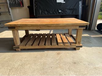 Solid Wood Farmhouse Coffee Table – Sturdy & Ready for a Refresh