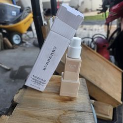 NEW***Burberry Bright Glow Foundation