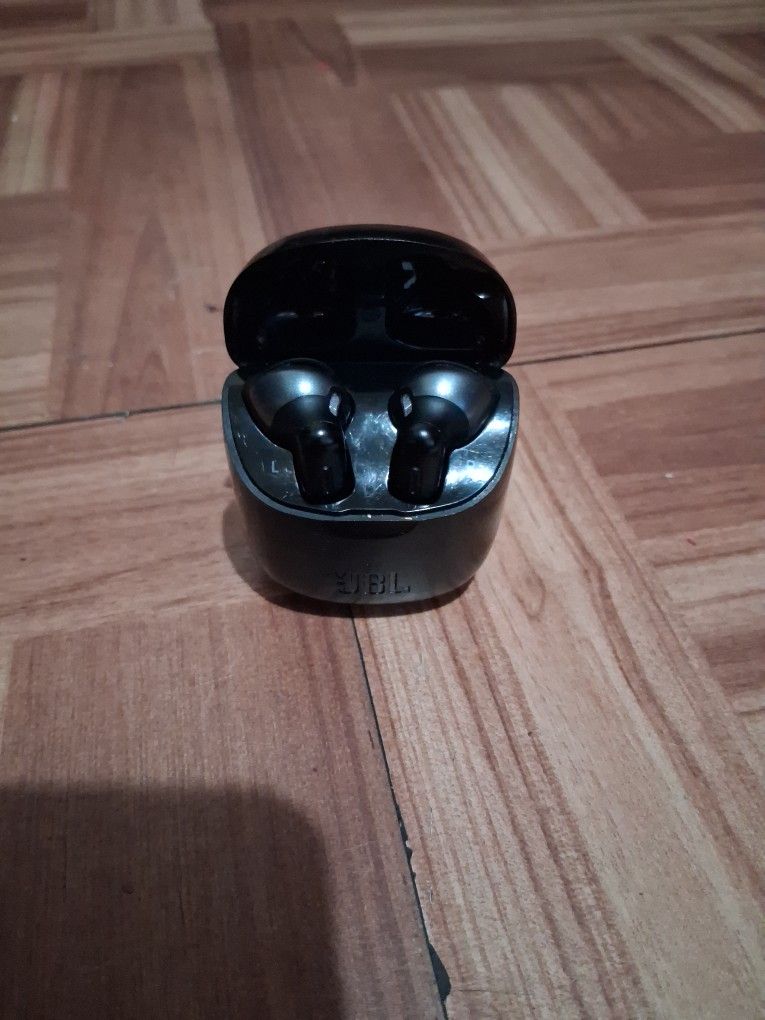 JBL Tune 225TWS Truly Wireless Earbuds 