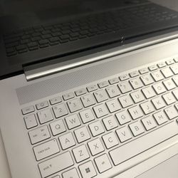 HP  EnvyTouchscreen 17" Bang & Olufsen Sound