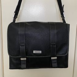 Kenneth Cole Reaction Messenger Bag
