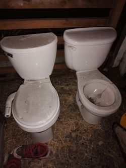 WORKING TOILET