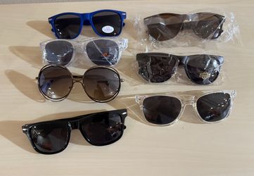 Set of 7 sunglasses