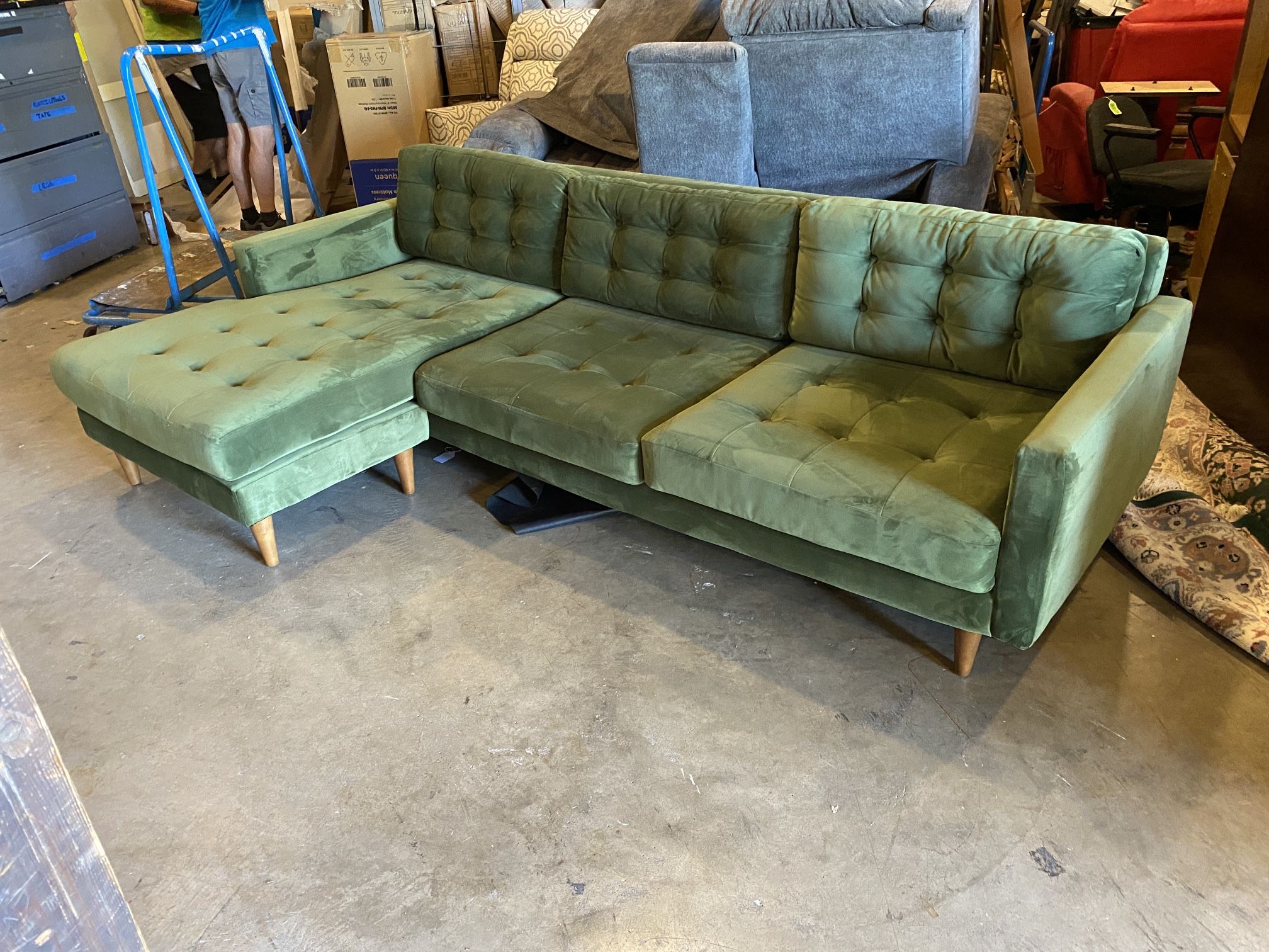 JOYBIRD Eliot Sectional in Royale Apple Green Velvet for Sale in Auburn